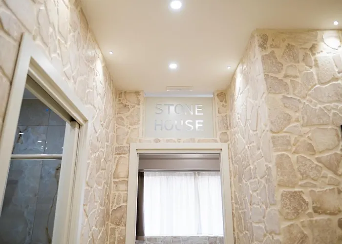 Stone House Gasthuis 3*